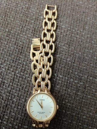 Reloj Lotus Dorado Mujer