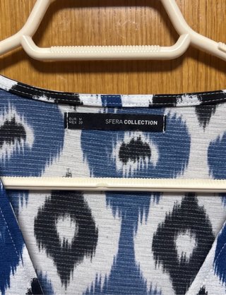 Vestido estampado azul y blanco talla M.