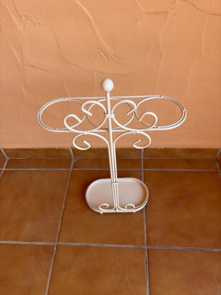 Paragüero blanco de metal