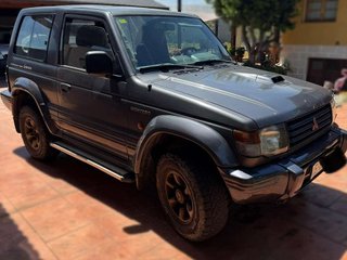 MITSUBISHI montero