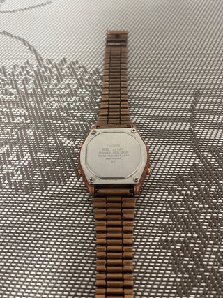 Reloj Casio B640W Marrón Dorado