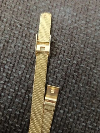 Reloj STELLMAN dorado con pedrería