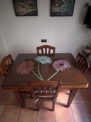 Mesa de comedor madera y cristal con 4 sillas