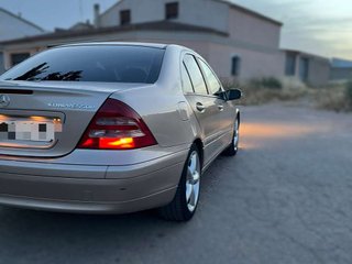 MERCEDES clase c