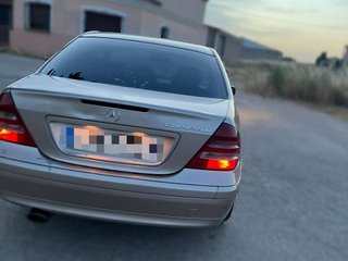 MERCEDES clase c