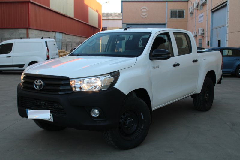 TOYOTA HILUX CABINA DOBLE ** 5 PLAZAS** **AÑO:2020 - foto 1