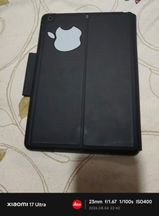 Tablet iPad Negro con Teclado