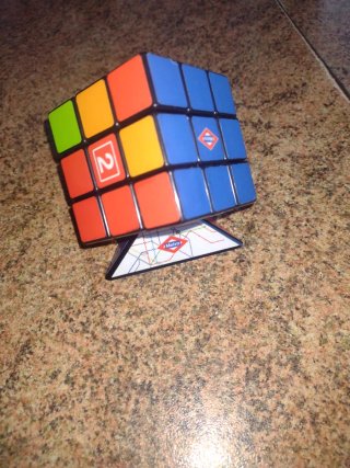 Cubo Rubik Metro Madrid