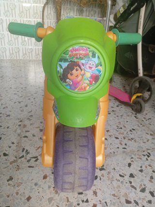 Moto Dora La Exploradora para niños