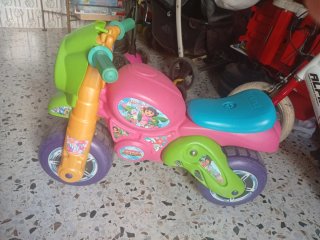 Moto Dora La Exploradora para niños