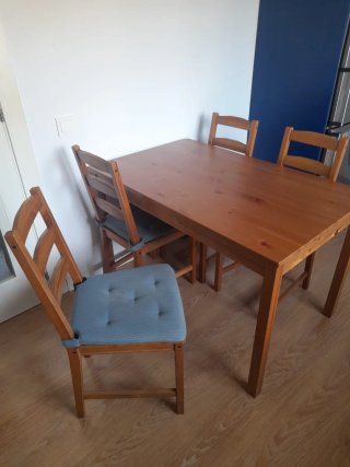 Mesa y 4 Sillas IKEA Hagernas Madera maciza pino.