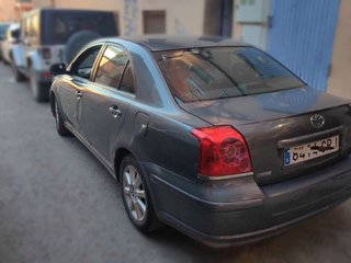 TOYOTA avensis
