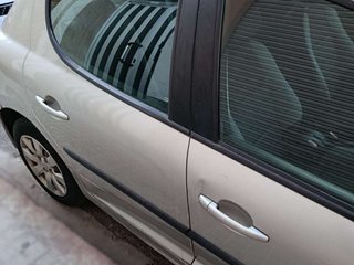 PEUGEOT 207+