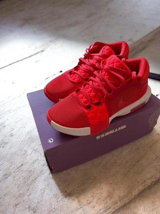 Nike LeBron Witness 8 Rojo