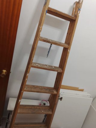 Escaleras de madera usadas  de 7 peldaños planos