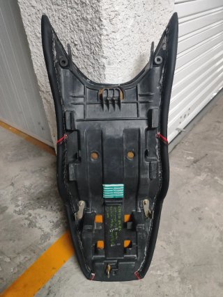 Asiento Honda CBR 600 F4i