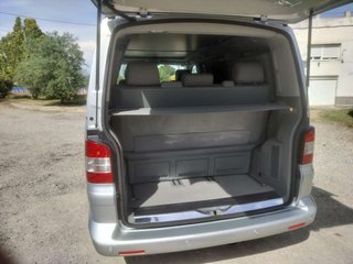 VOLKSWAGEN multivan