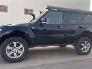 MITSUBISHI montero