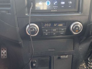 MITSUBISHI montero