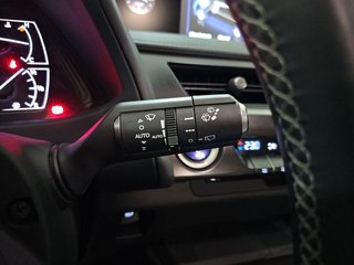 Lexus UX 2.0 250h Premium