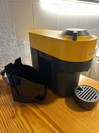 Cafetera Nespresso Vertuo Pop Amarilla