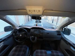 VOLKSWAGEN caravelle