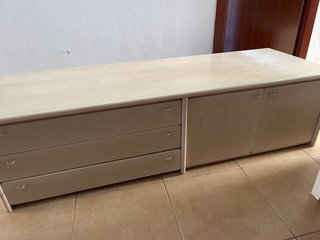 Mobile TV beige con cassetti e porte