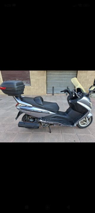 Maxi Scooter SYM Gris