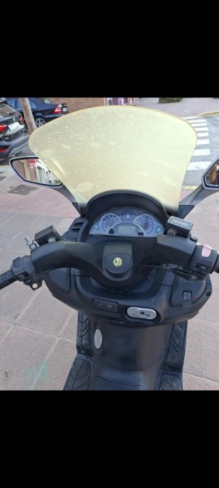 Maxi Scooter SYM Gris