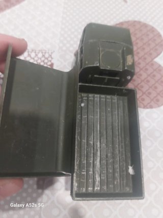 Camión de juguete antiguo militar