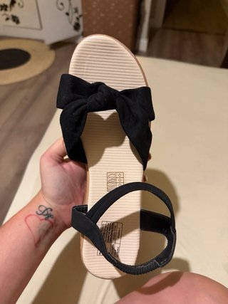 Sandalias de cuña negras con plataforma