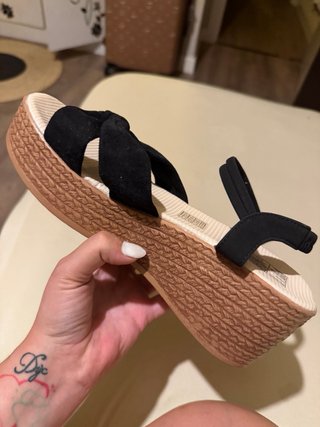 Sandalias de cuña negras con plataforma