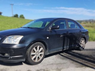 TOYOTA avensis