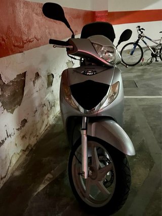 Honda SH125i Plata Scooter