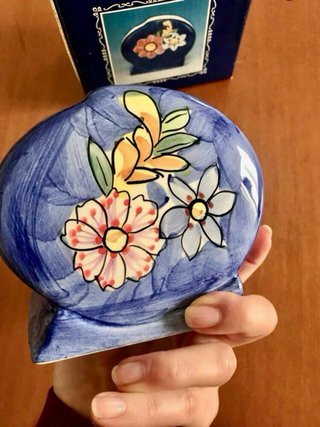 Portatovaglioli ceramica fiori blu rosa