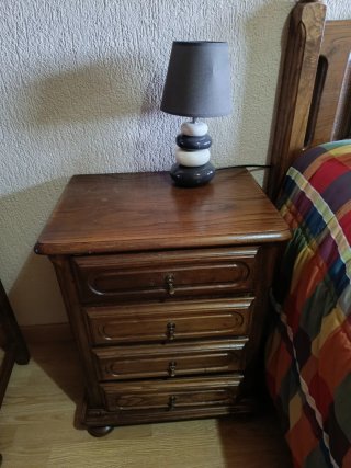 Dormitorio completo madera(cama+mesillas + comoda)