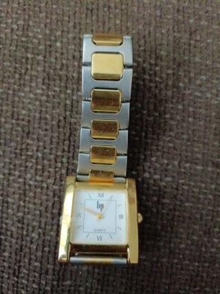 Reloj Lip Cuadrado Dorado y Plateado