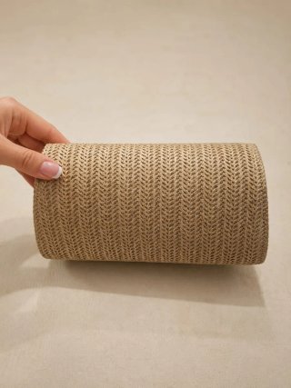 Clutch rafia elegante con asa dorada