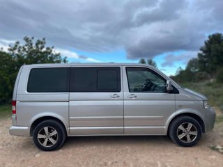 VOLKSWAGEN multivan
