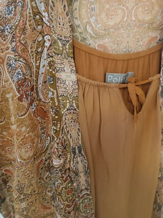 Conjunto Blusa Seda y Chaqueta Estampada
