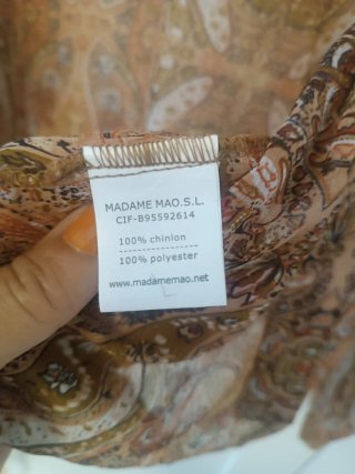 Conjunto Blusa Seda y Chaqueta Estampada
