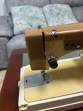 Máquina de coser Singer antigua