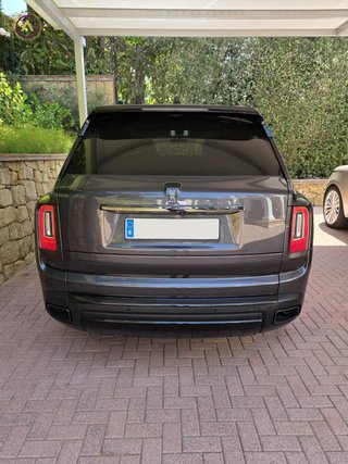 Rolls-Royce Cullinan Black Badge | 2022 | 600 CV