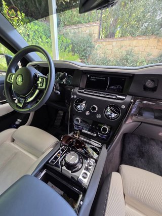 Rolls-Royce Cullinan Black Badge | 2022 | 600 CV