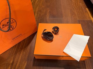 Bolsa y caja Hermes con cintas