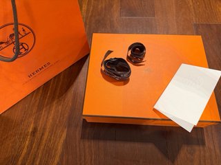 Bolsa y caja Hermes con cintas