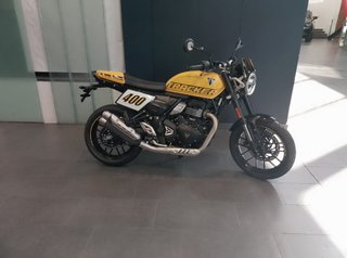 Triumph Tracker 400 Amarilla y Negra