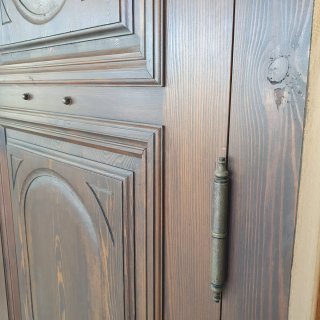 Puerta de Entrada de Madera Tallada.