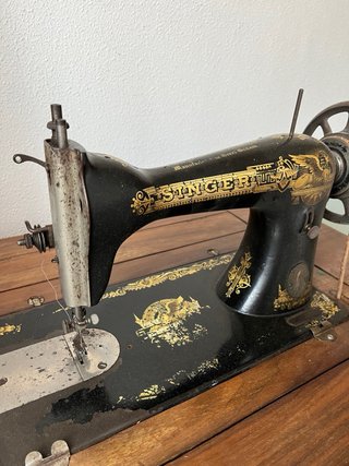 Máquina de coser Singer antigua