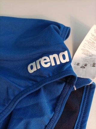 Arena Women's Team Swimsuit Traje de Baño Talla 34